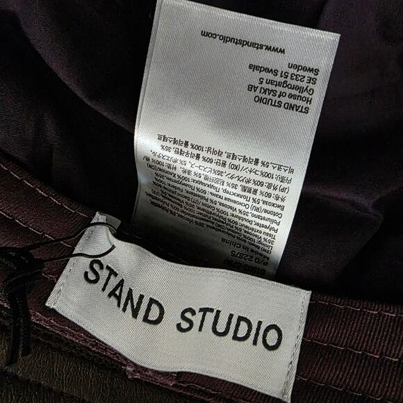 Stand Studio NWT Vida Faux Leather Grained Bucket Hat Burgundy Small - Picture 8 of 12